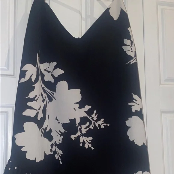 Bar III Black and White Floral Asymmetrical Dress - Picture 5 of 8